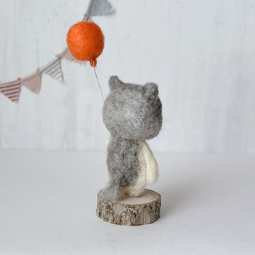 羊毛フェルト猫  あやか 即購入可 受注制作(風船シリーズ エキゾチックショートヘア)ぶちゃ猫さん