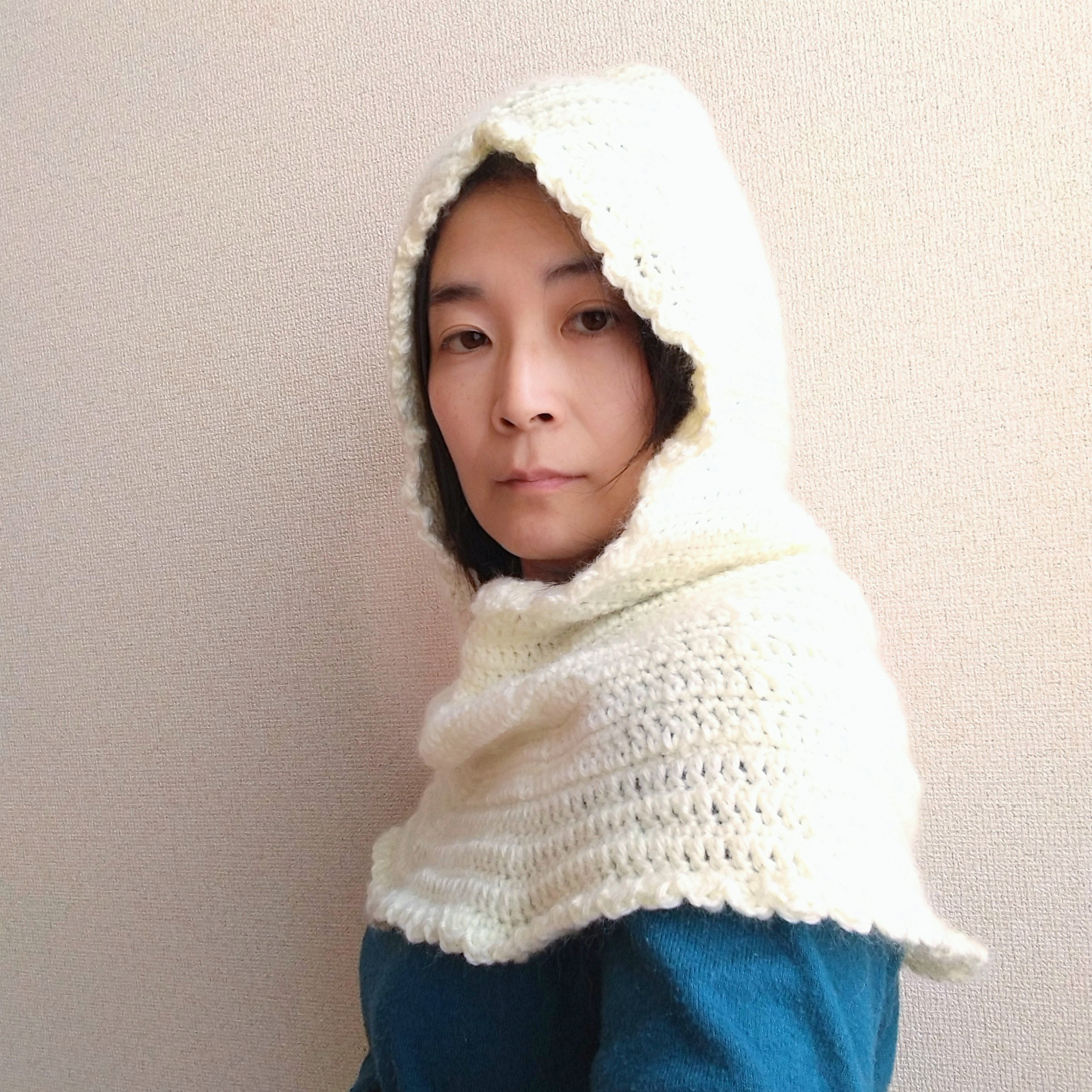 【送料込み】【受注制作可】フード付きネックウォーマーオフ白