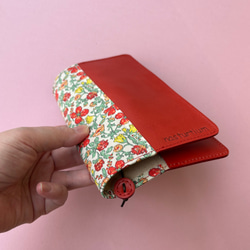 牛革×リバティープリント　ブックカバー（文庫本サイズ）　レッド 2枚目の画像