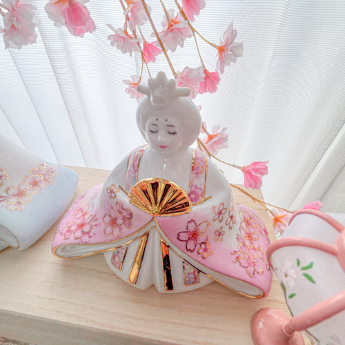 お雛様飾り　手編み　世界にひとつだけの作品です 世界に一つだけ陶器のお雛様〜桜ひらり〜 ひな人形・雛飾り