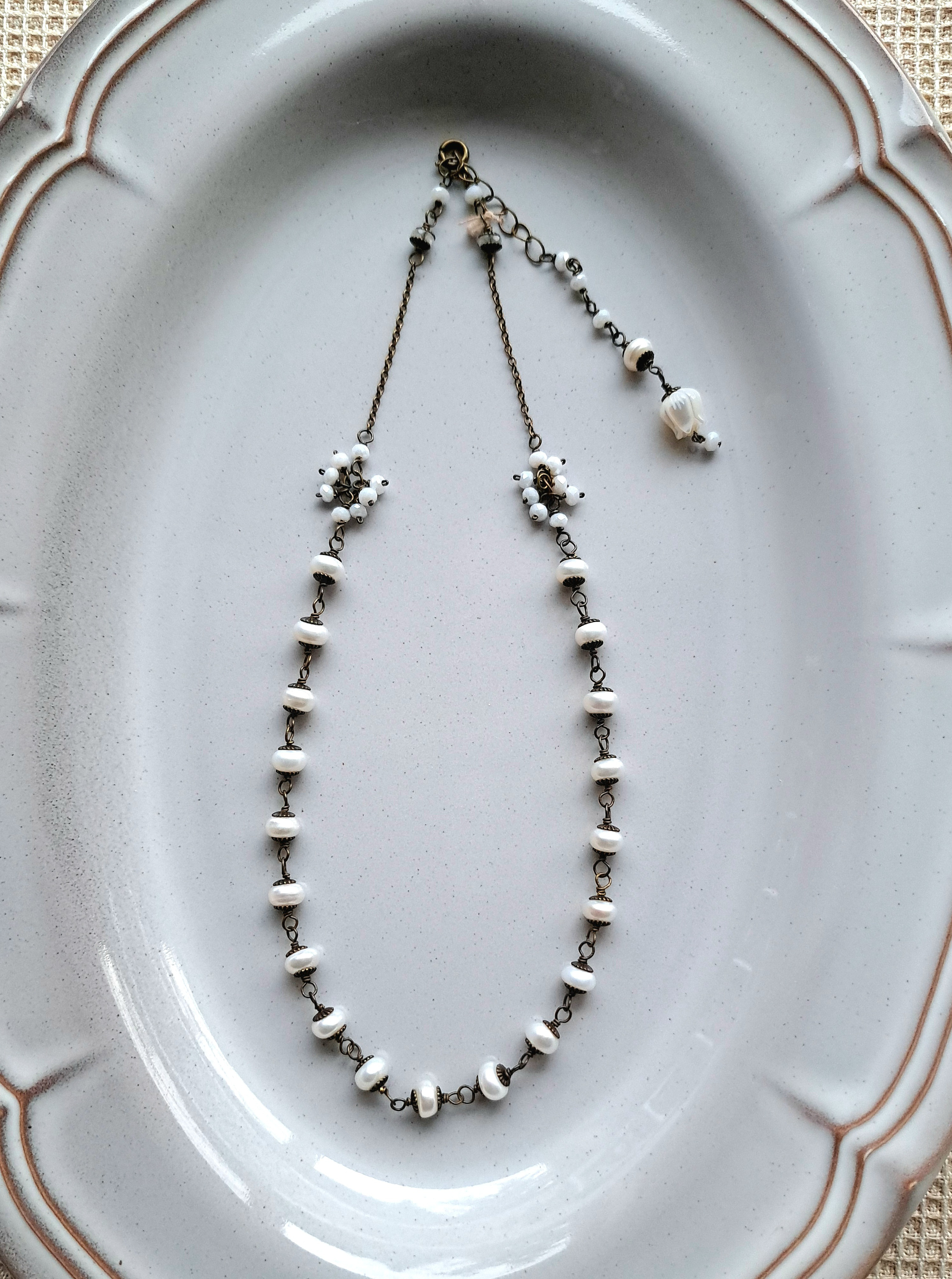 淡水パールと天然石ビーズのネックレス