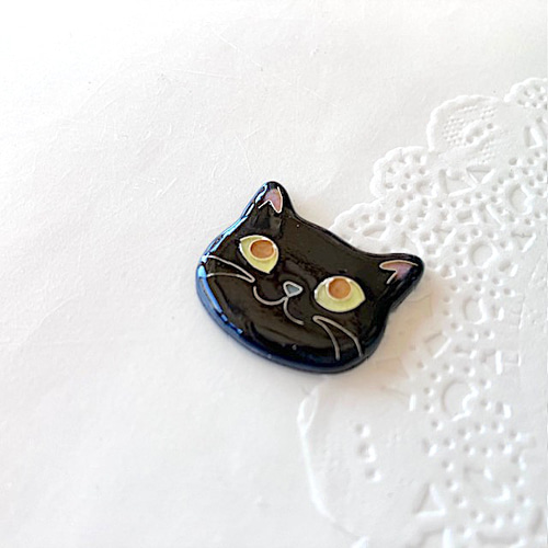 黒猫・顔ブローチ （ 七宝焼 顔 ガラス ） ブローチ まめふく 通販