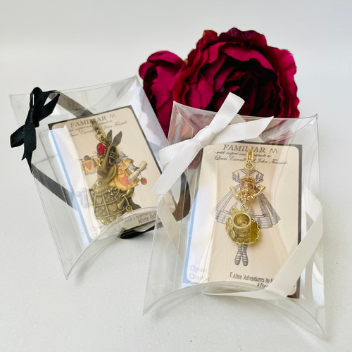 不思議の国のアリス」【ハートのトランプ・スペードのトランプ