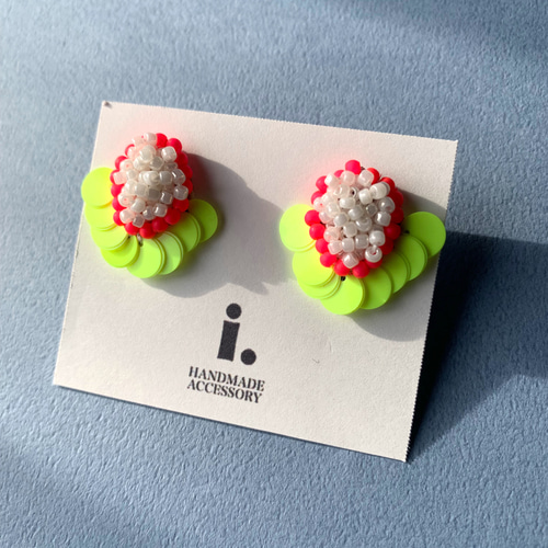 ネオン×ネオン 黄色 スパンコール ビーズ 個性的 派手 ハンドメイド