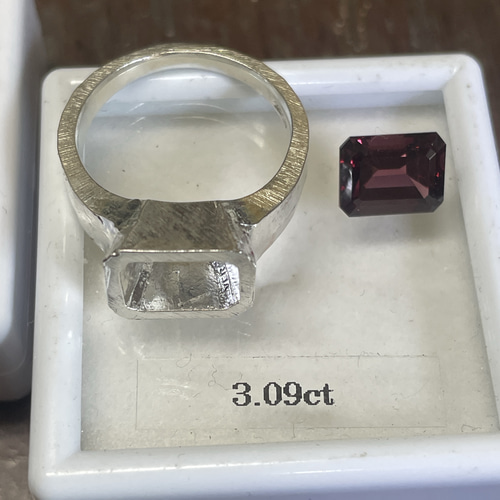 ガーネット 3.09ct ボリューミーなシグネットリング シルバーSV925