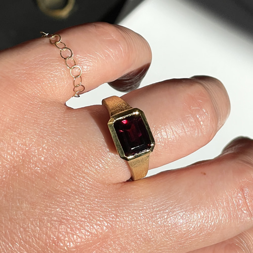 ガーネット 3.09ct ボリューミーなシグネットリング シルバーSV925