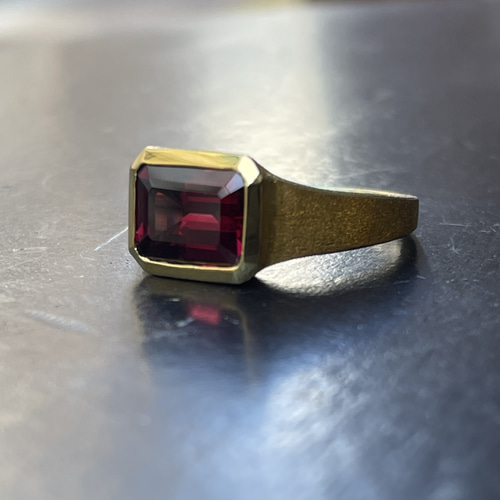 ガーネット 3.09ct ボリューミーなシグネットリング シルバーSV925