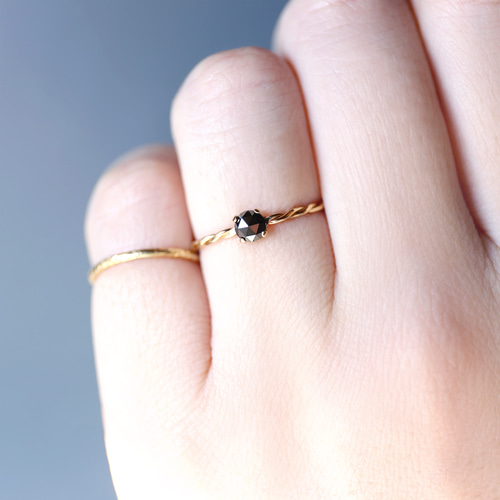 14kgf ブラックダイヤモンド ハーフインフィニティ リング 天然石