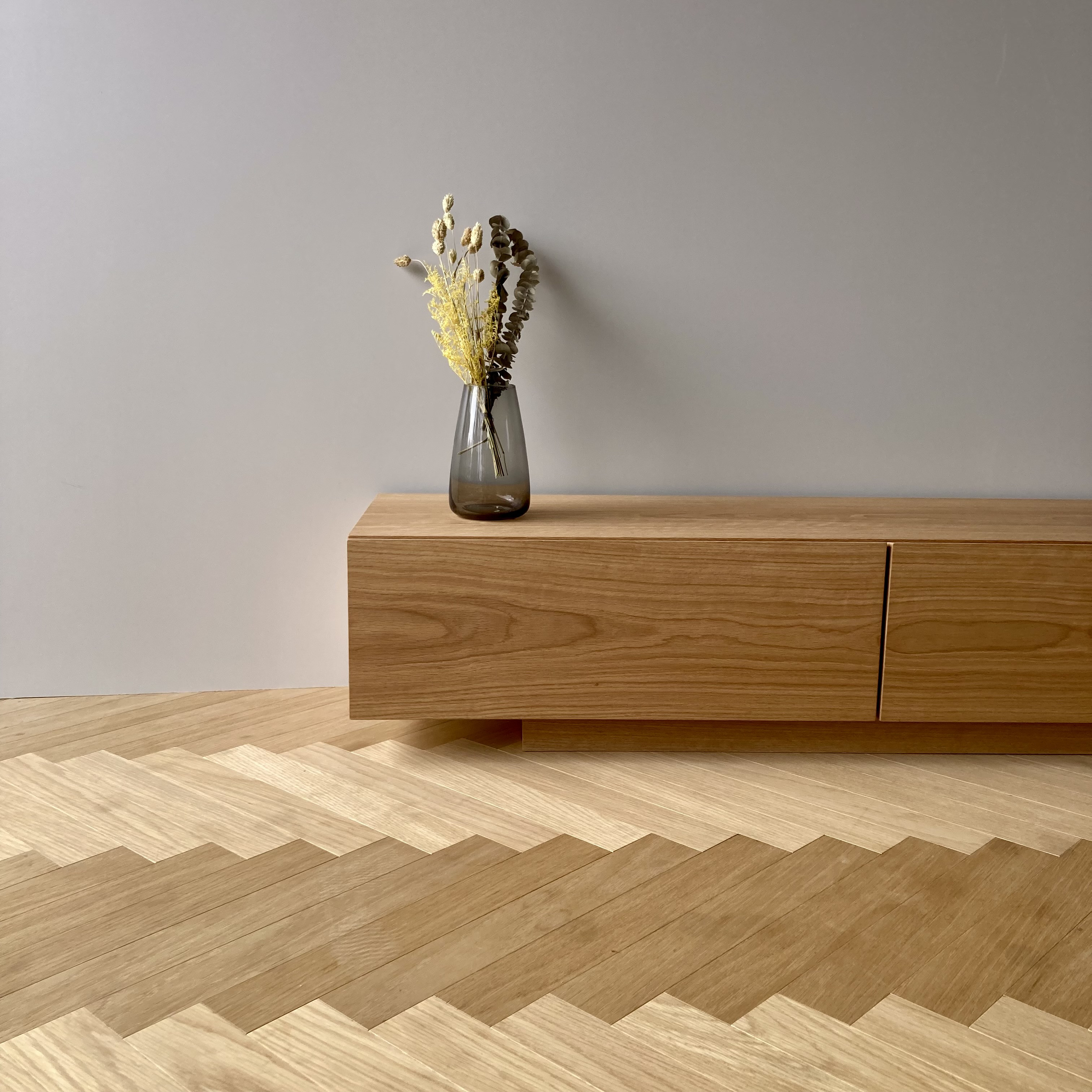 テレビボード　200cm  北欧　オーク　テレビ台　おしゃれ　無垢　突板　ローボード　台付き