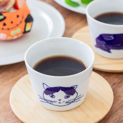 双寿園 猫シリーズそば猪口 ＜かおねこ＞蓋にもなる薬味皿付き 磁器製