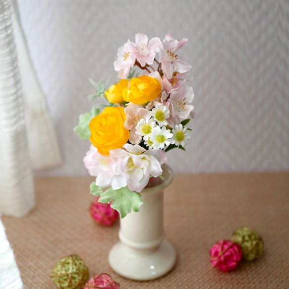「仏花」「インテリア」桜・ラナンキュラスのミニ花束【春】＜アーティフィシャルフラワー＞ お供え花 3枚目の画像