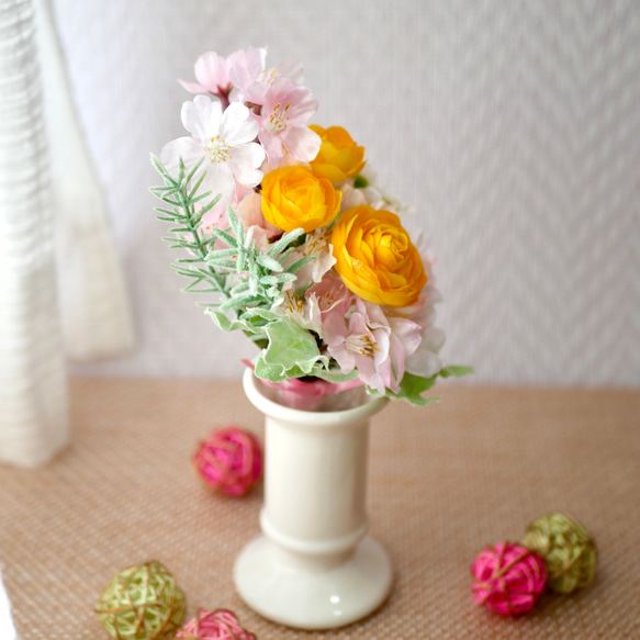 「仏花」「インテリア」桜・ラナンキュラスのミニ花束【春】＜アーティフィシャルフラワー＞ お供え花 2枚目の画像