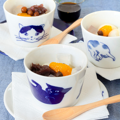 双寿園 猫シリーズうどん猪口 ＜くろねこ＞蓋にもなる薬味皿付き 磁器