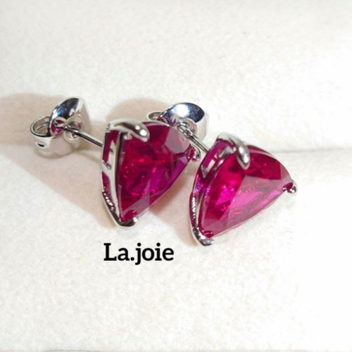 人工宝石 ルビー トリリアントカット ピアス 毛糸 LA-J jewelry 通販
