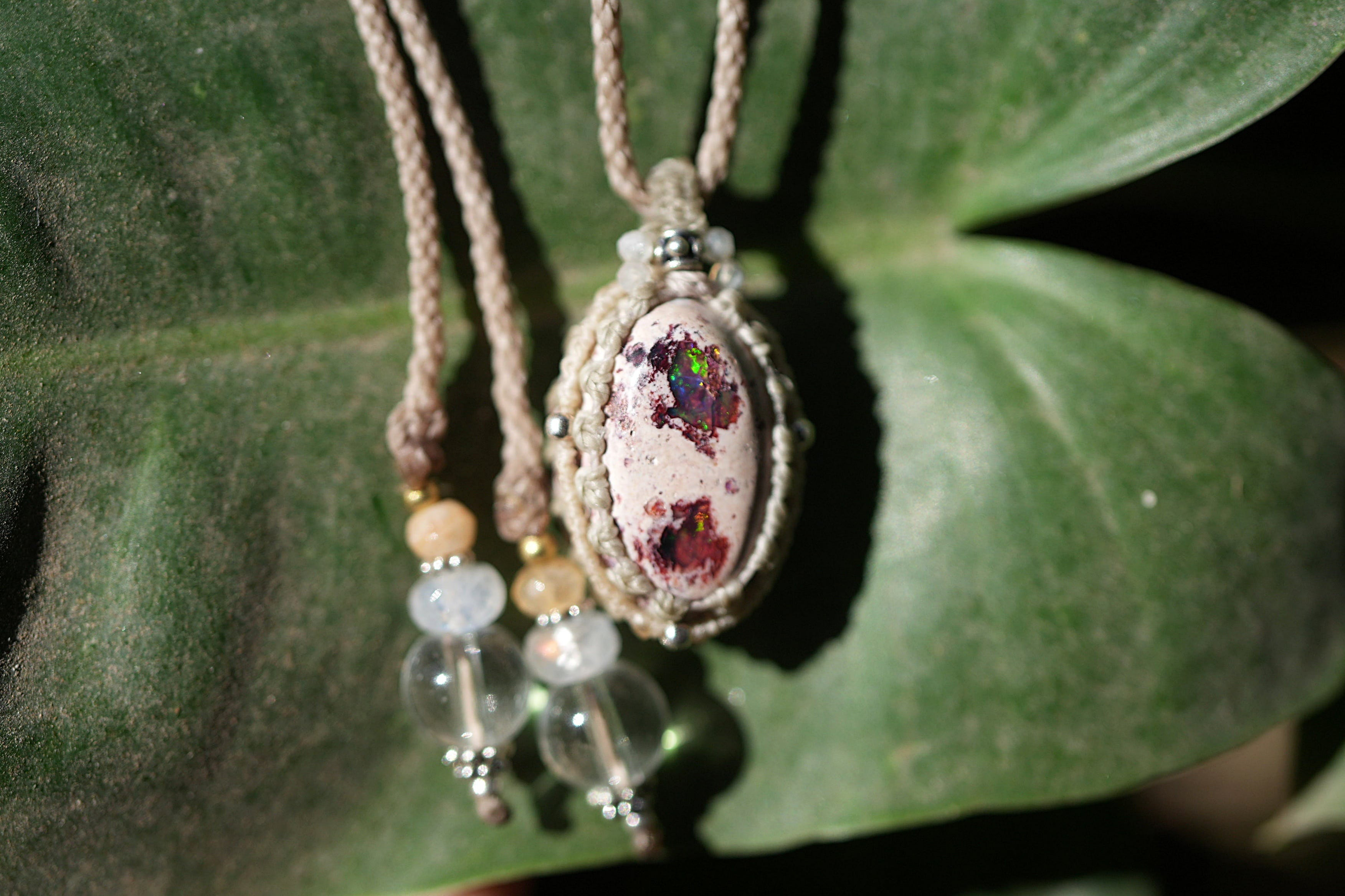 パワフル遊色効果★カンテラオパール マクラメネックレス1919