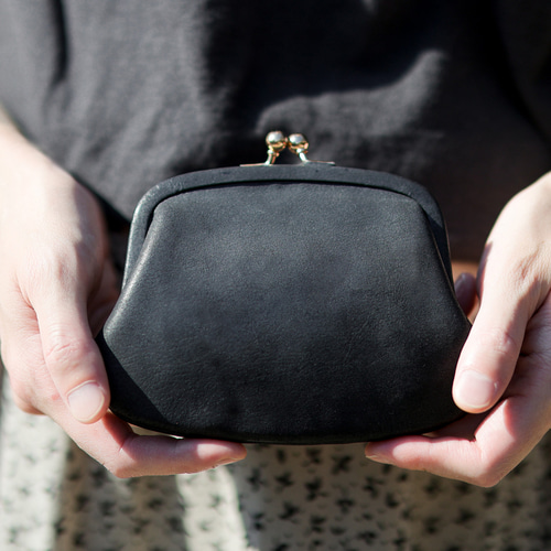 スタイリッシュ✨ 天溝がま口 黒 コンパクトウォレット ミニ財布 本革 スタイリッシュ✨ 天溝がま口 黒 コンパクトウォレット ミニ財布 本革