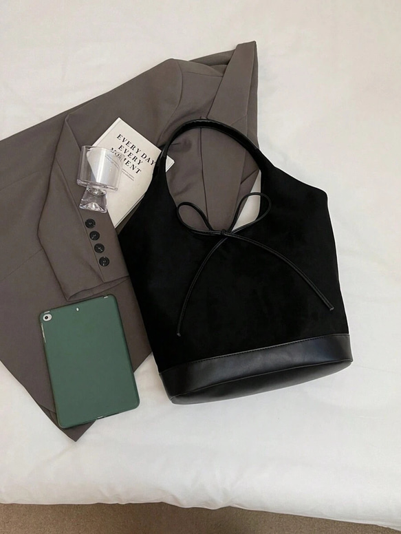 スエード生地 PUレザー デコレーション ショルダートートバッグ(レディース)、ビンテージファッション、大容量、リボン、 2枚目の画像