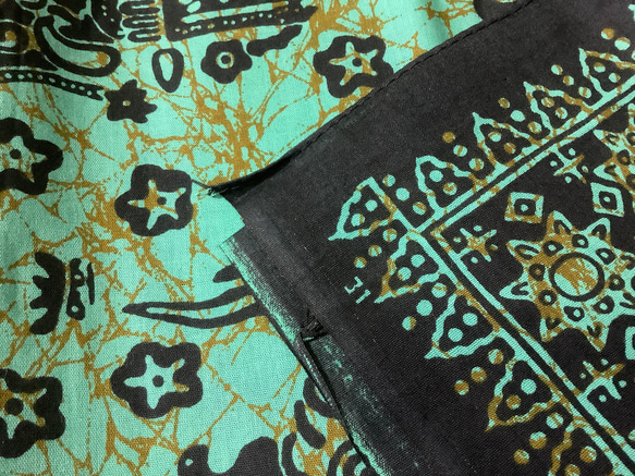 バティックプリントの布　ブルーグリーンバロン 3枚目の画像