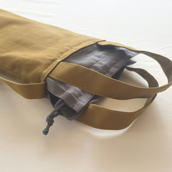 譜面台ケース（カーキ）〜持ち手付、肩紐付の譜面台バッグ〜　厚めキルト芯入りなので譜面台を守ってくれる♡ 4枚目の画像