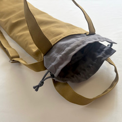 譜面台ケース（カーキ）〜持ち手付、肩紐付の譜面台バッグ〜　厚めキルト芯入りなので譜面台を守ってくれる♡ 10枚目の画像