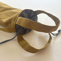 譜面台ケース（カーキ）〜持ち手付、肩紐付の譜面台バッグ〜　厚めキルト芯入りなので譜面台を守ってくれる♡ 7枚目の画像