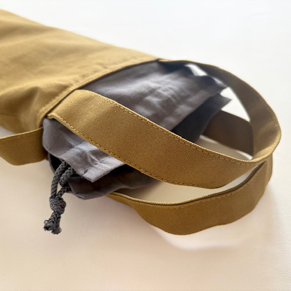 譜面台ケース（カーキ）〜持ち手付、肩紐付の譜面台バッグ〜　厚めキルト芯入りなので譜面台を守ってくれる♡ 13枚目の画像