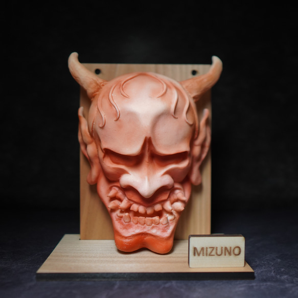 金属製 鬼の顔 彫刻 彫刻鬼面 – カスタム名プレート付きレジンキャスト 彫刻 kreon