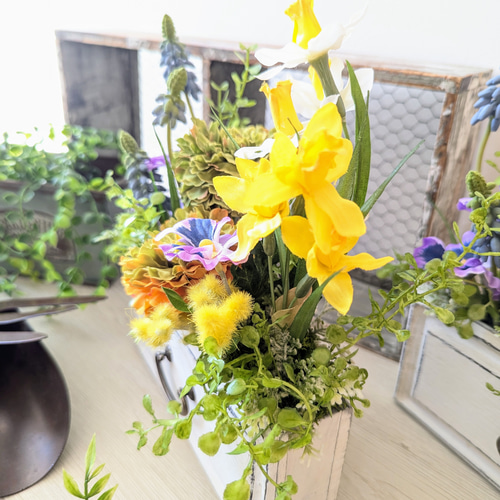 春咲き球根花たち♡ウォールチェストアレンジメント ～水仙