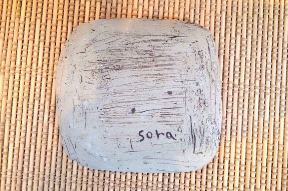 須恵器・四角い皿(大)・白・黒・ブラウン 6枚目の画像