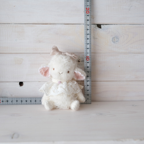 白い羊のぬいぐるみ ドールのお友達 ひつじのぬいぐるみ