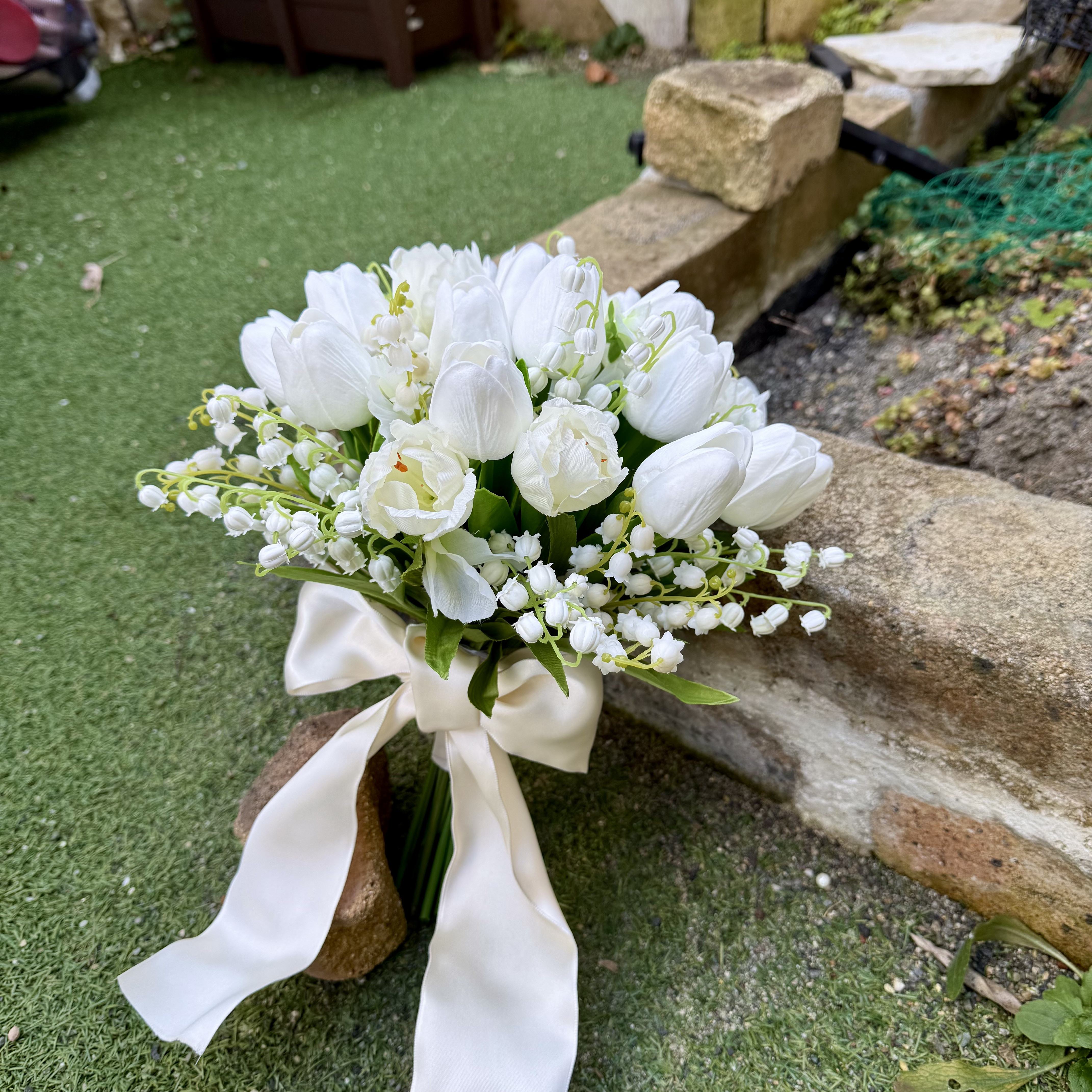 22本のチューリップ＆すずらんのブーケ（ブートニア付き）　再販　「春の誕生花2026」