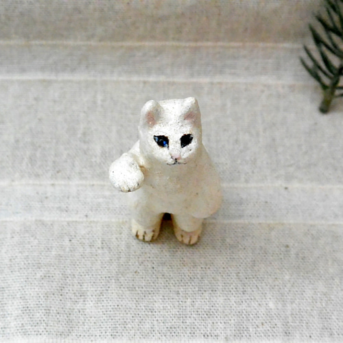 【美品】猫　白猫　招き猫　骨董　陶器　置物　インテリア　工芸品　美術品 招き猫 オーブン陶芸 白猫 立ち姿・中腰スタイル ネコ・ねこ