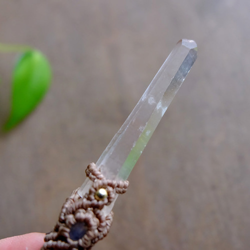 レムリアンシード 水晶ポイント原石（ブラジル産）・ムーンストーン