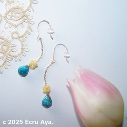 ドットローズクォーツとブラックオパールのアシンメトリーピアス