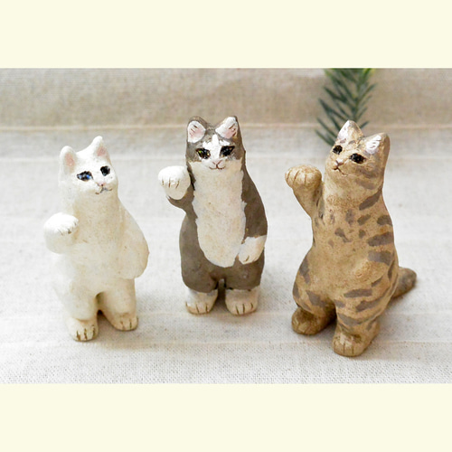 招き猫 オーブン陶芸 トラ猫 立ち姿・中腰スタイル ネコ・ねこ 縁起物