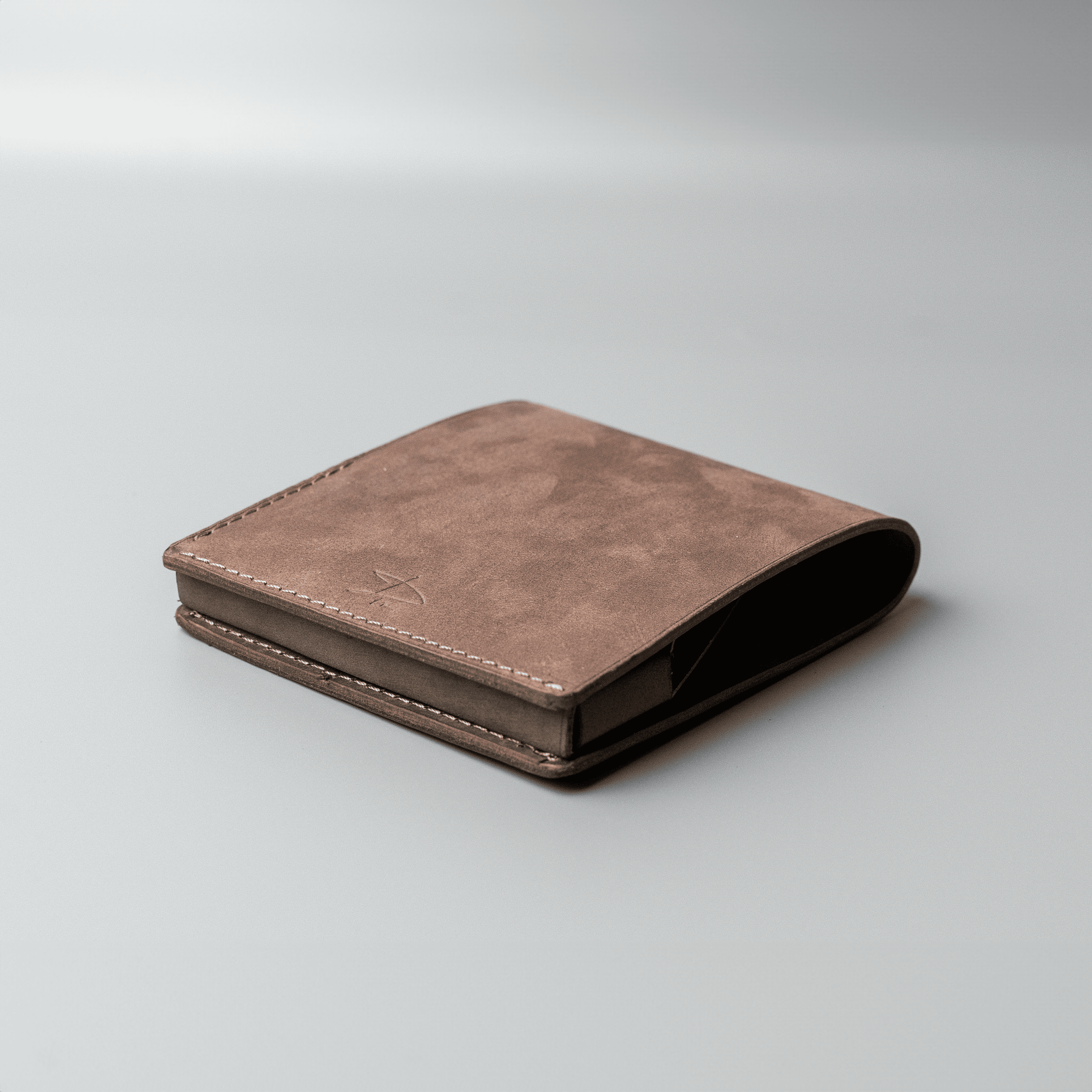 COMMA_NODE（Buffed）【ヴァケッタレザーウォレット】