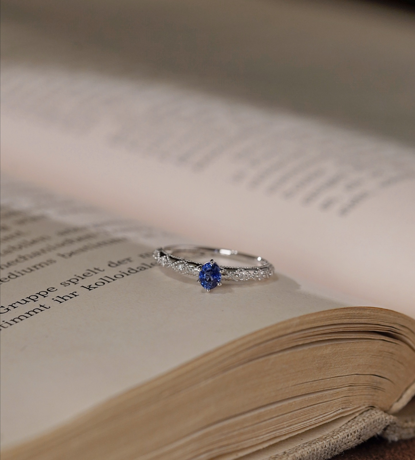 天然ダイヤモンド付きサファイアリングk18