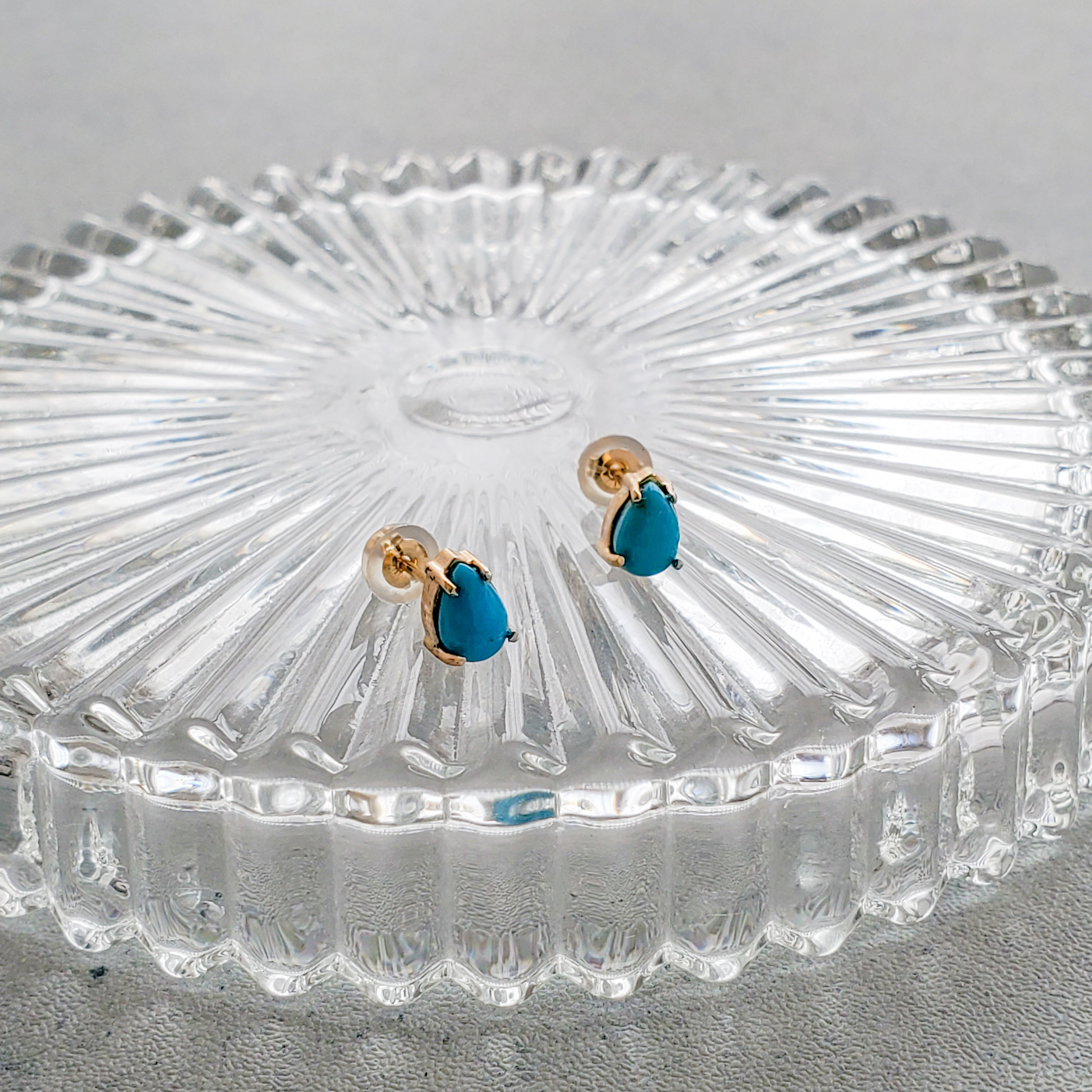 ターコイズ　トルコ石　ピアス　K10 10金　青　金　ブルー　ゴールド　ティアドロップ　雫　しずく　涙型　小さめ　かわい