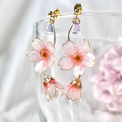 色が変わる薄桃桜のピアス/イヤリング ٭❀* 揺れる大人可愛い 華やか