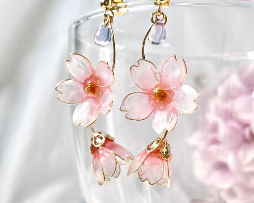 色が変わる薄桃桜のピアス/イヤリング ٭❀* 揺れる大人可愛い 華やか