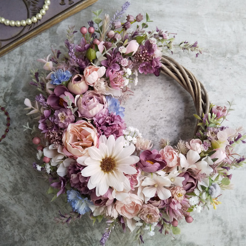 ヒムロスギのハーフムーンクリスマスリース - pearlgracian's GALLERY | minne byGMOペパボ  国内最大級のハンドメイド・手作り通販サイト ムーンリース3個、11.8インチの天然三日月ラタングレープバインリースベース、半月型のつるリース、DIYクリスマスデコレーション、壁