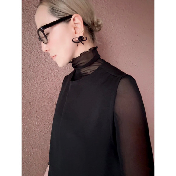 3色あり❤️M＆L❤️型崩れしにくい高収縮のメローシアートップス❤️大人モード❤️BLACK &IVORY＆BEIGE 2枚目の画像