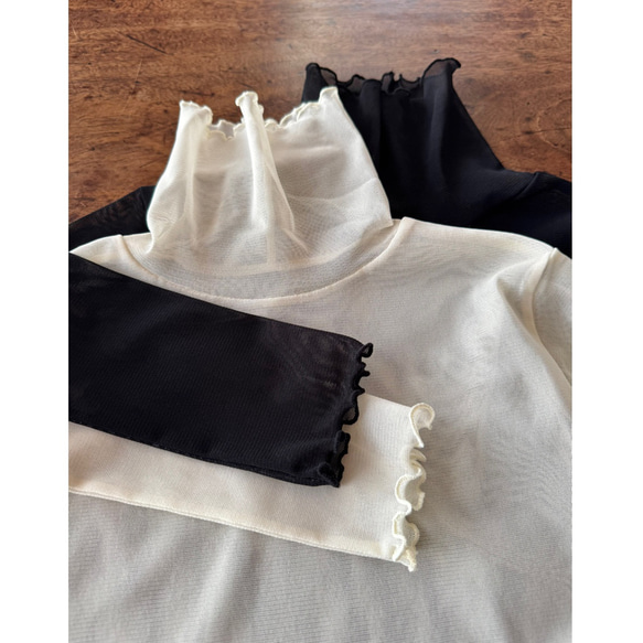 3色あり❤️M＆L❤️型崩れしにくい高収縮のメローシアートップス❤️大人モード❤️BLACK &IVORY＆BEIGE 5枚目の画像