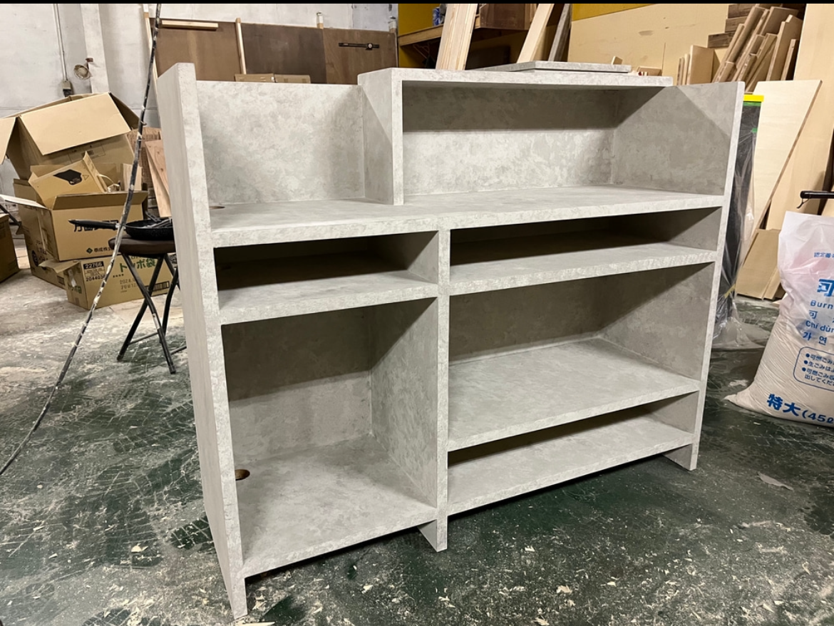 オーダー品　石っぽいレジカウンター