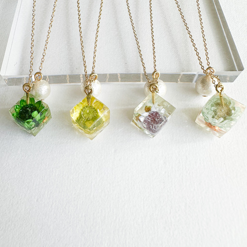 No.3079★ハンドメイド★ドライフラワー♡フラワーレジンネックレス SALE☆ハンドメイド 秋 琉球ガラス ドライフラワー レジン