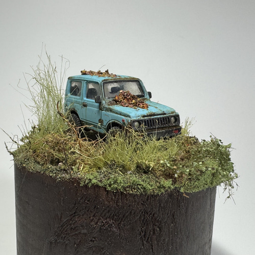 廃車のある風景のジオラマ作品 “stilllife 20025” / ジムニー