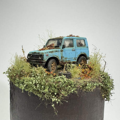 廃車のある風景のジオラマ作品 “stilllife 20025” / ジムニー