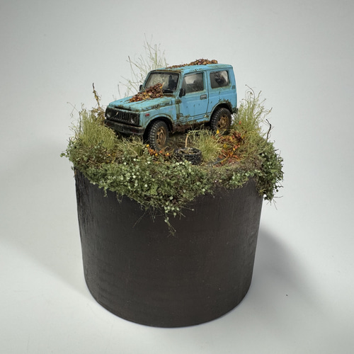 廃車のある風景のジオラマ作品 “stilllife 20025” / ジムニー