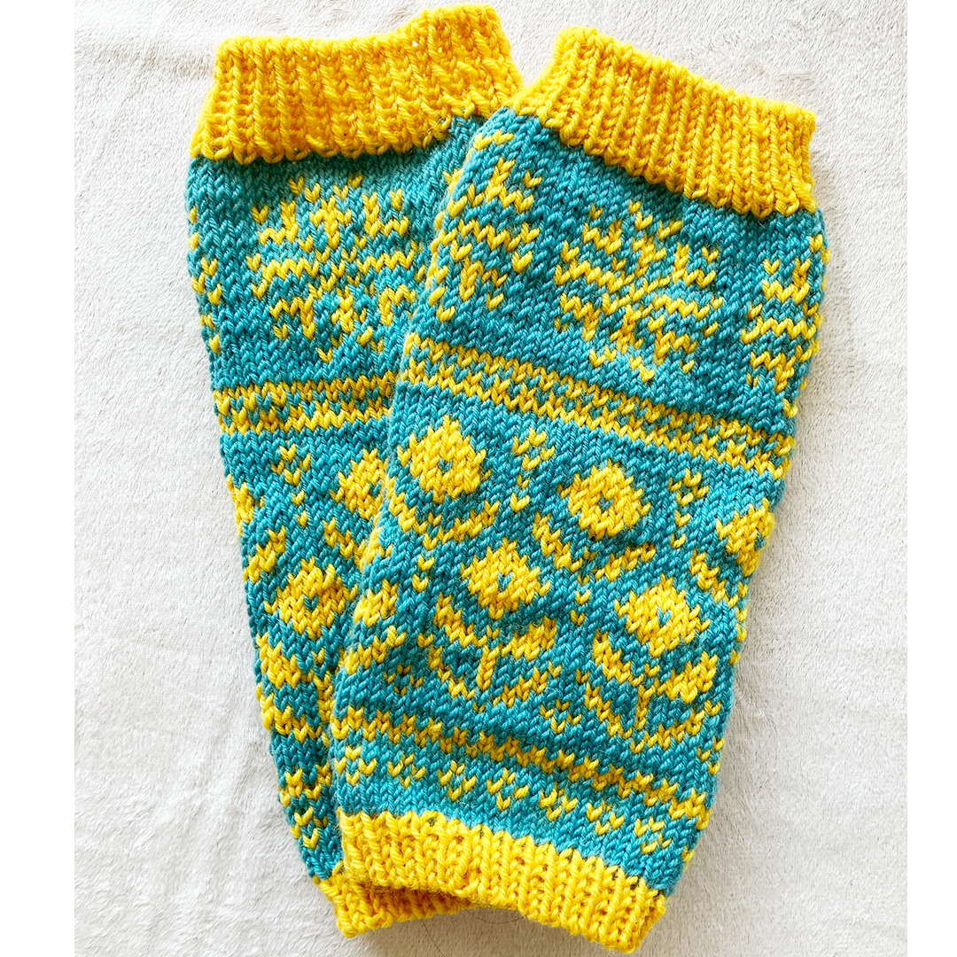 【再販】お花と雪の結晶の編み込みレッグウォーマー〜ご希望のお色でお作りします〜 4,828円