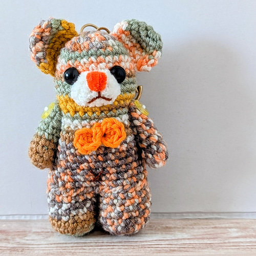 ブラウン系段染め糸のくまたんキーホルダー☆あみぐるみ☆編み